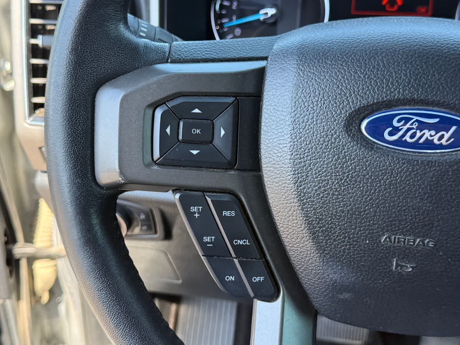 Used 2020 Ford Expedition XLT w/ Equipment Group 202A AWD/4WD image 20