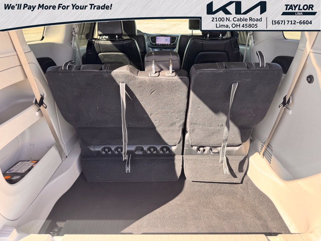 Used 2024 Chrysler Pacifica Touring-L FWD image 18