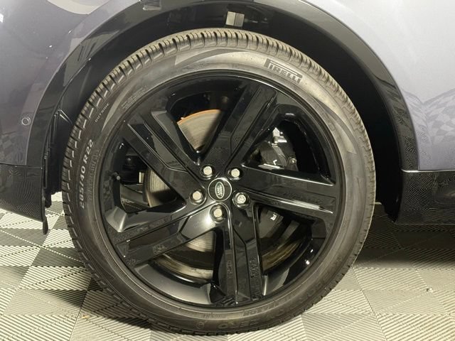 Used 2025 Land Rover Discovery Metropolitan Edition AWD/4WD image 13