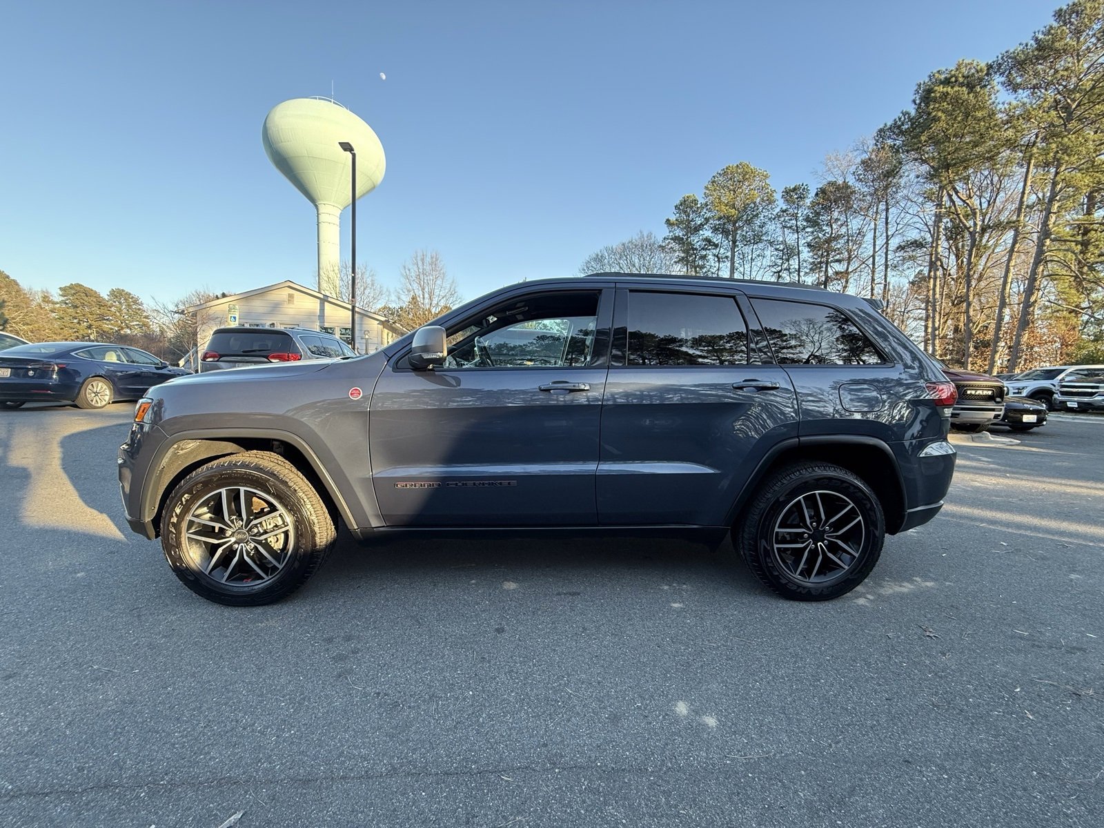 Used 2019 Jeep Grand Cherokee Trailhawk w/ Trailhawk Luxury Group image 4