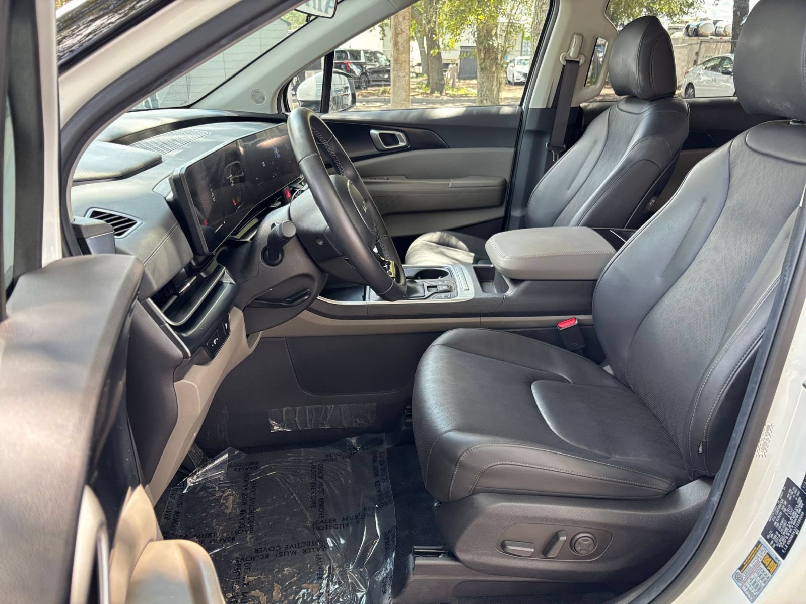 Used 2026 Kia Carnival FWD image 29