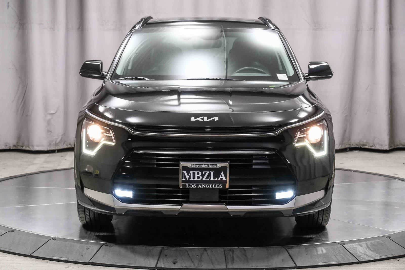 Used 2023 Kia Niro EX Touring FWD image 6