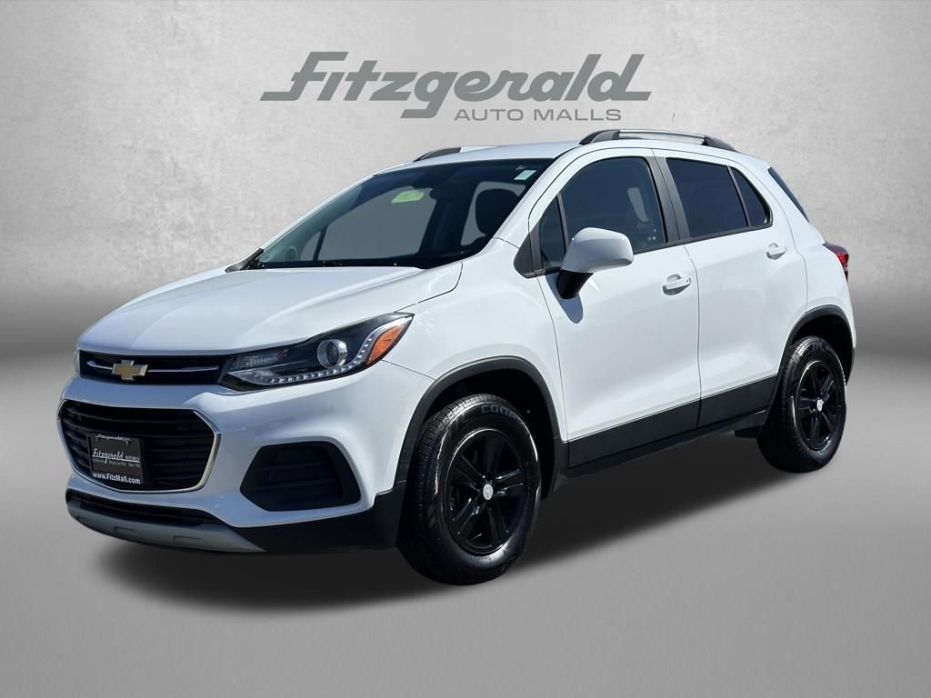 Certified 2022 Chevrolet Trax LT w/ LT Convenience Package AWD/4WD image 2
