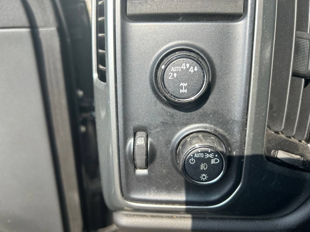 Used 2018 Chevrolet Silverado 1500 LT w/ All Star Edition AWD/4WD image 5