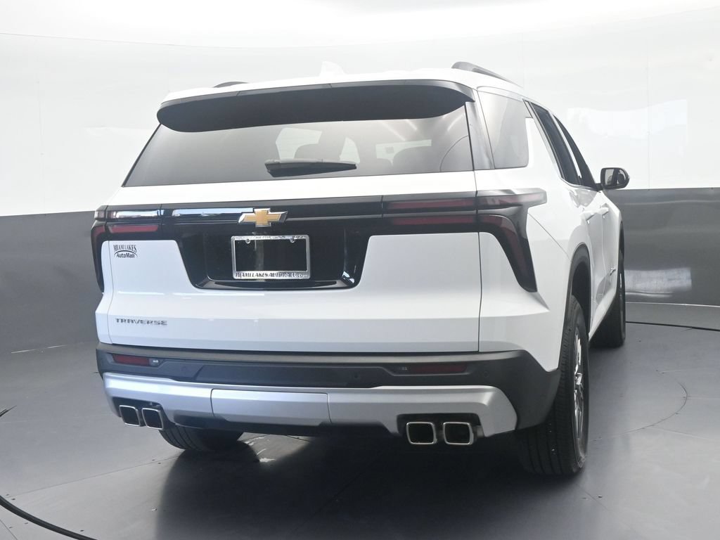 Used 2025 Chevrolet Traverse LT FWD image 5