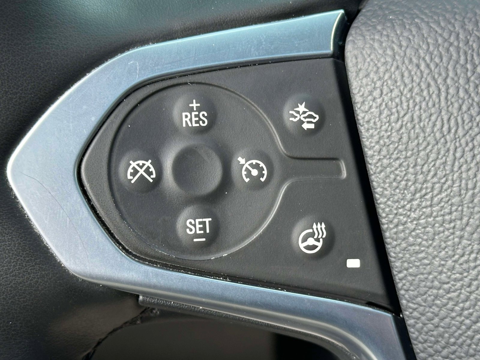 Certified 2023 Chevrolet Traverse Premier w/ Redline Edition image 22