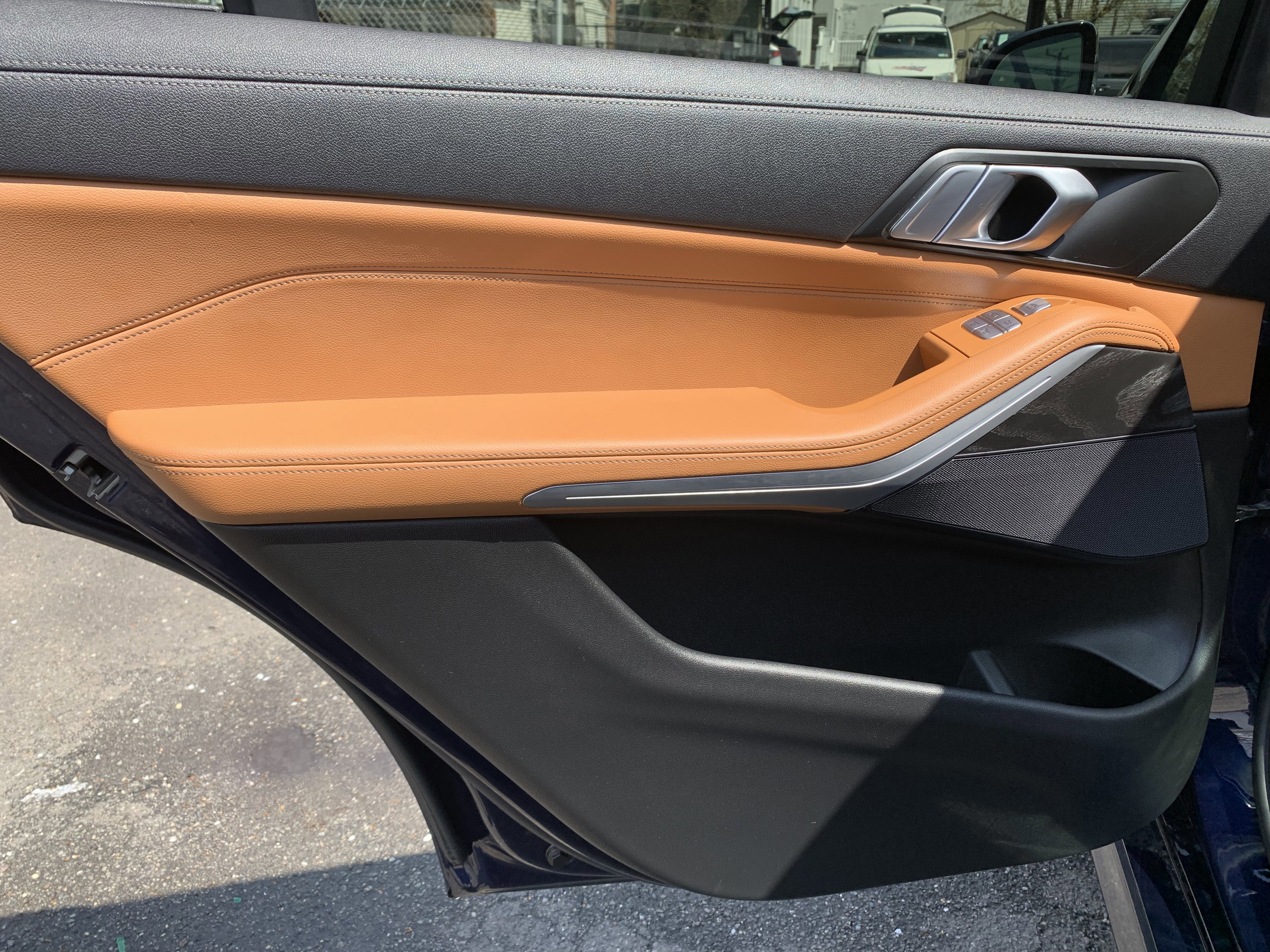 Used 2022 BMW X7 xDrive40i w/ M Sport Package image 26