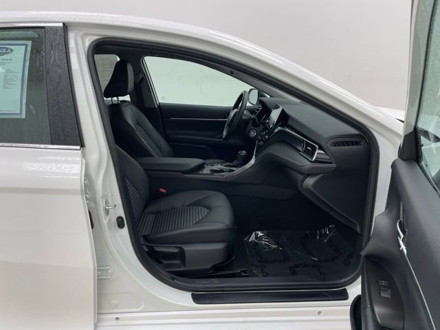 Used 2024 Toyota Camry SE w/ Cold Weather Package image 14