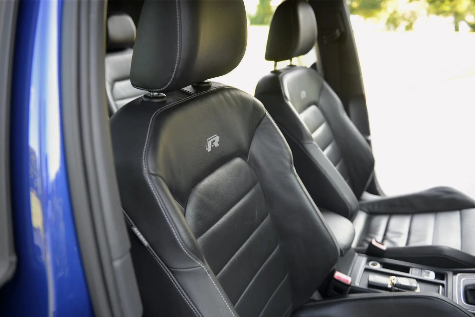 Used 2015 Volkswagen Golf R 4-Door AWD/4WD image 38
