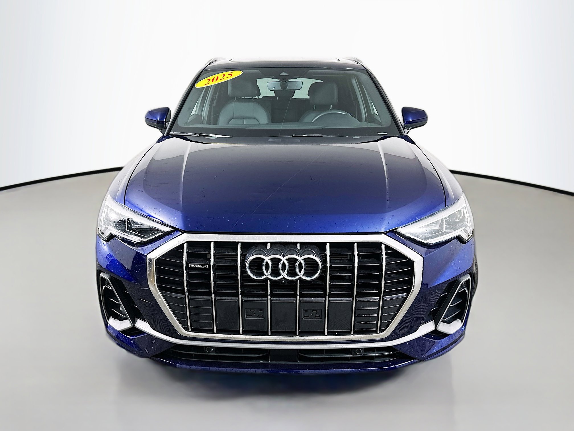 Used 2025 Audi Q3 2.0T Premium Plus w/ Premium Plus Package image 2