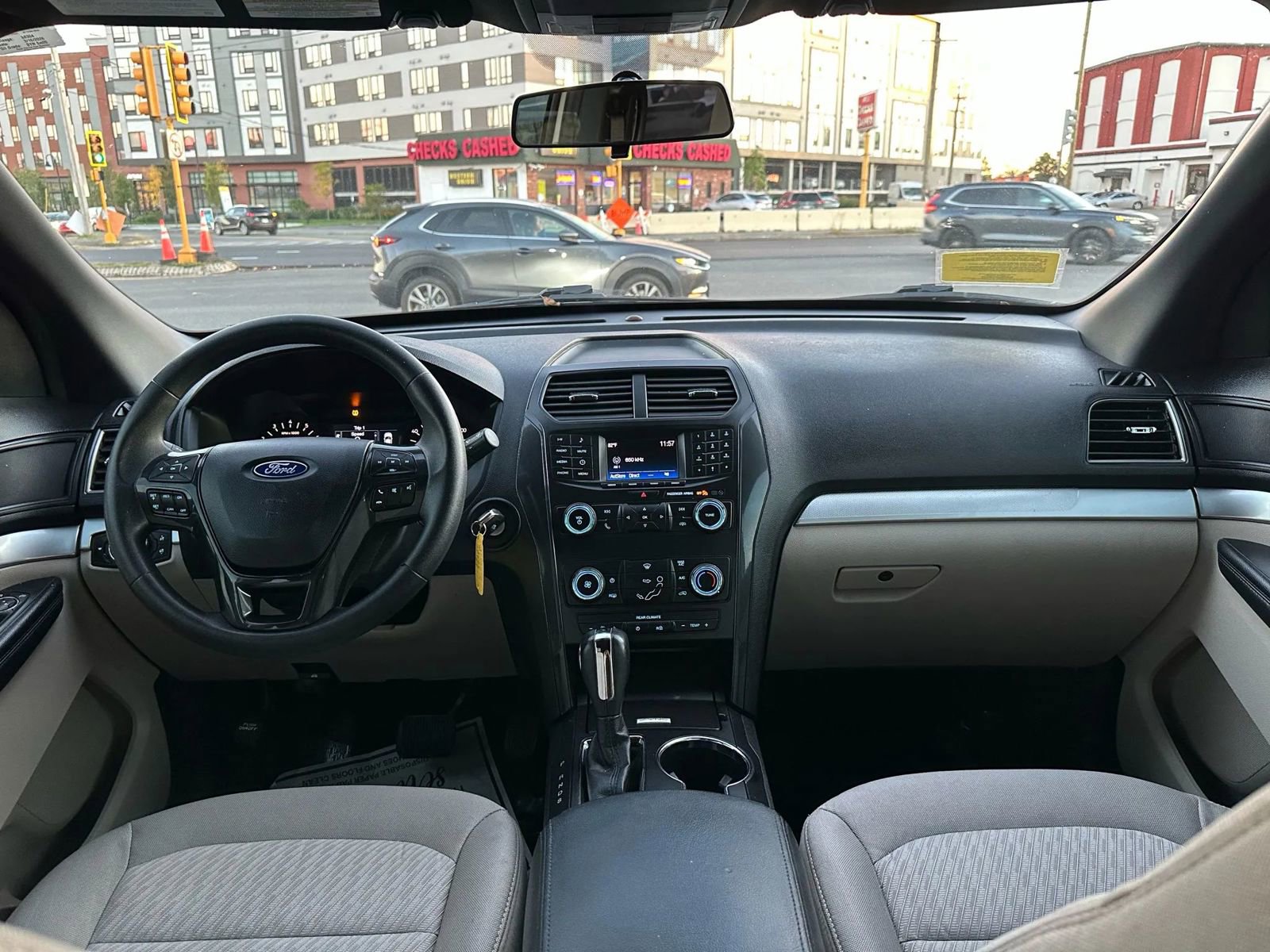 Used 2019 Ford Explorer FWD image 13