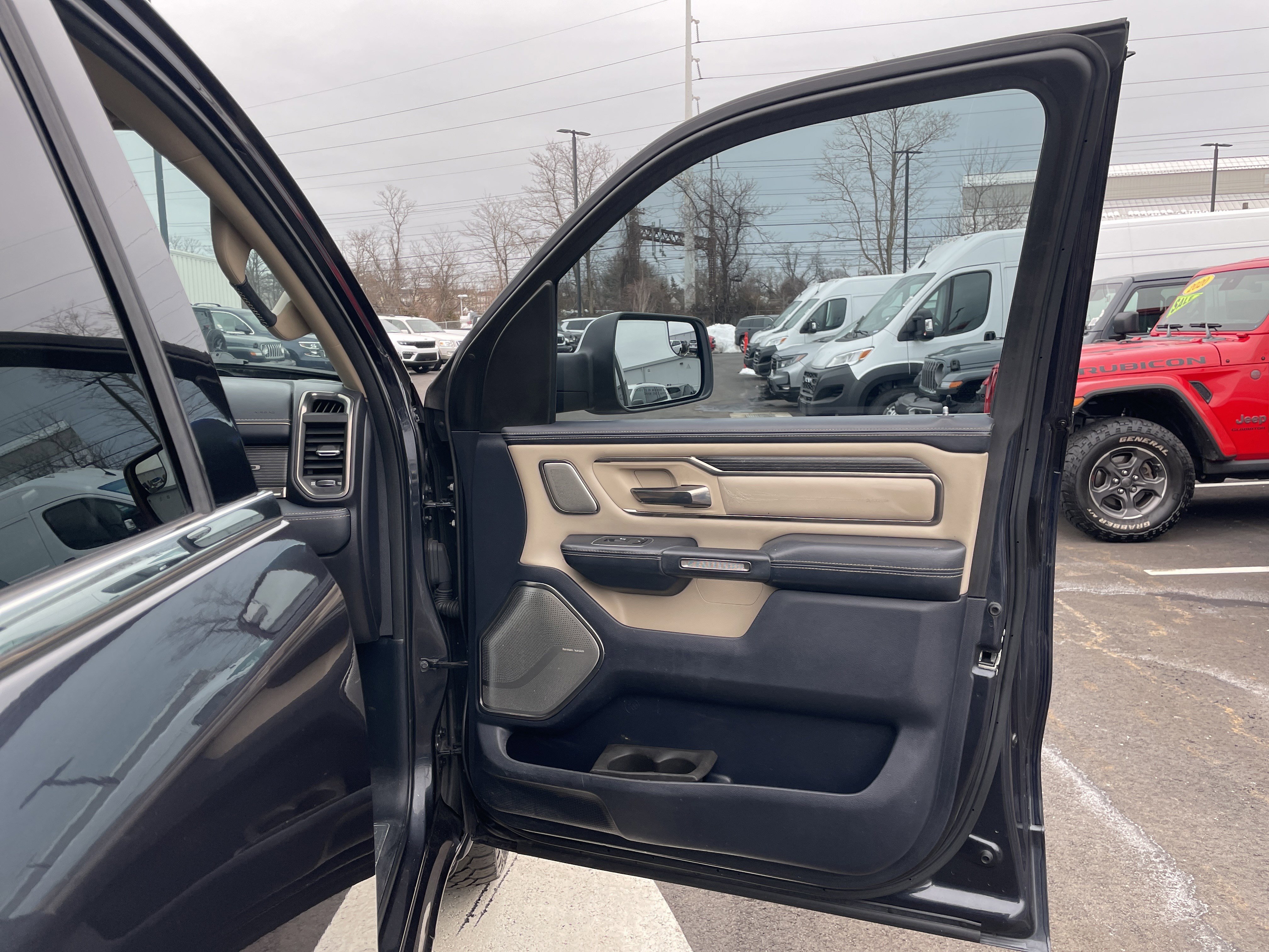 Used 2020 RAM 1500 Limited image 9