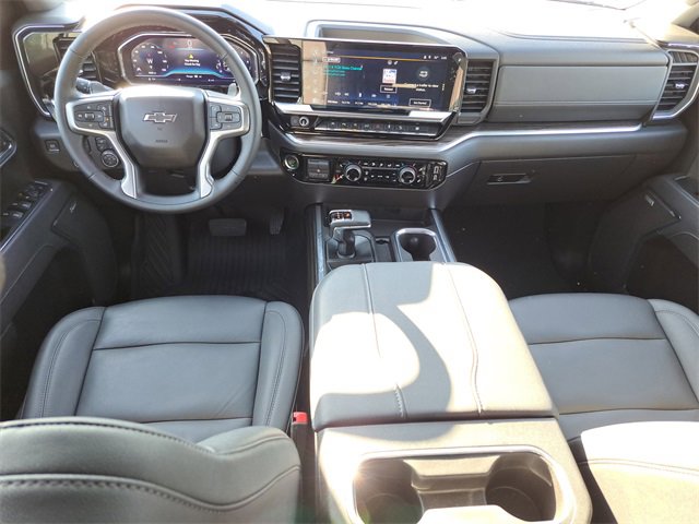 Used 2025 Chevrolet Silverado 1500 LT Trail Boss w/ Convenience Package II image 7