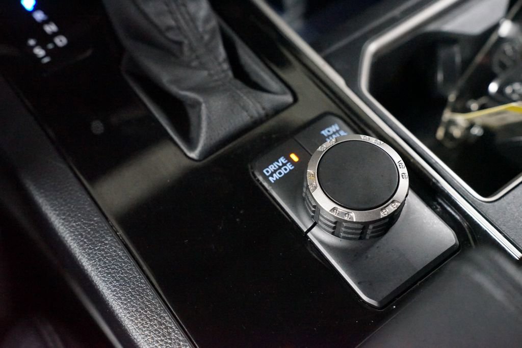 Used 2022 Toyota Tundra SR5 w/ Convenience Package image 23