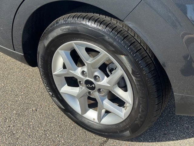 Certified 2025 Kia Soul LX FWD image 8