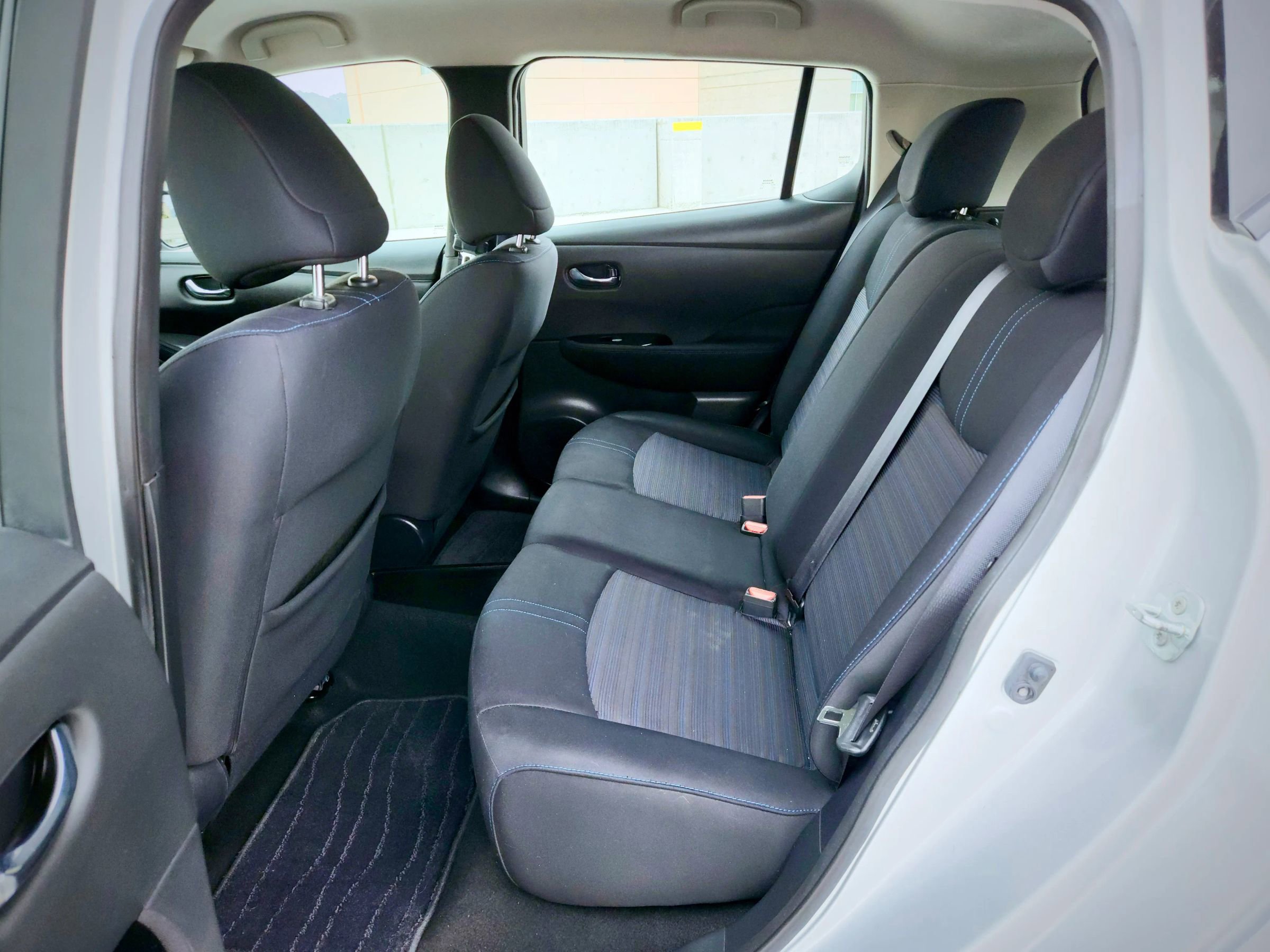 Used 2018 Nissan Leaf SV FWD image 21