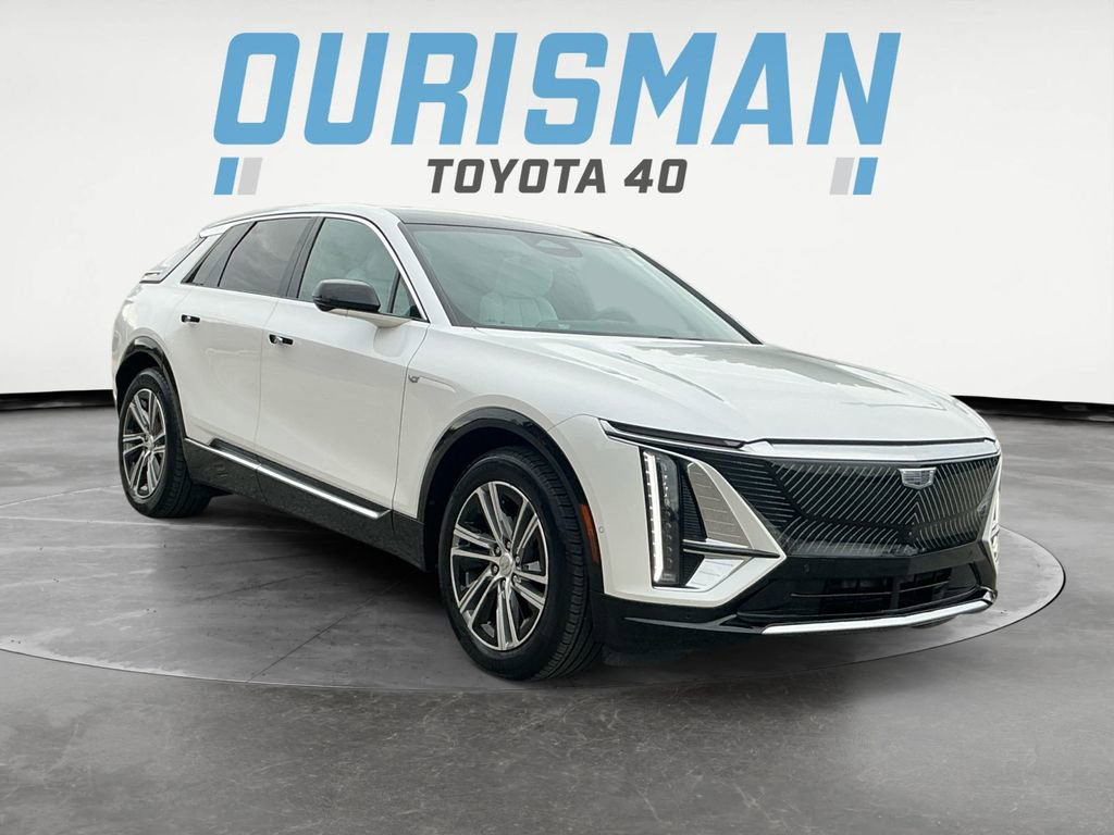 Used 2024 Cadillac Lyriq Luxury image 1