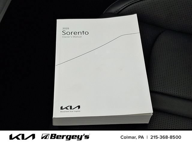 Certified 2025 Kia Sorento S w/ Panoramic Sunroof Package AWD/4WD image 31
