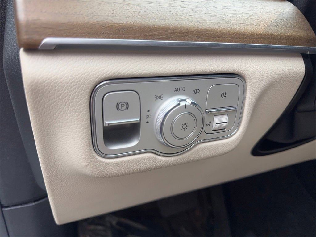 Used 2022 Mercedes-Benz GLE 350 w/ AMG Line Exterior image 52