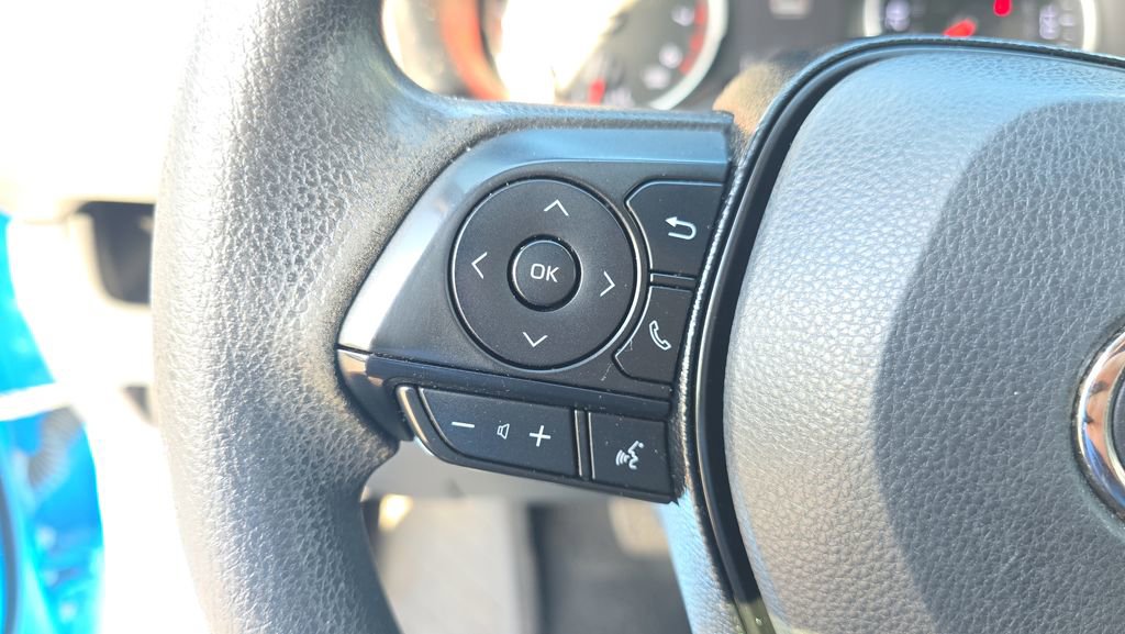 Used 2020 Toyota RAV4 LE image 33