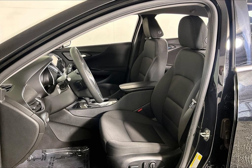 Used 2020 Chevrolet Malibu LT FWD image 21