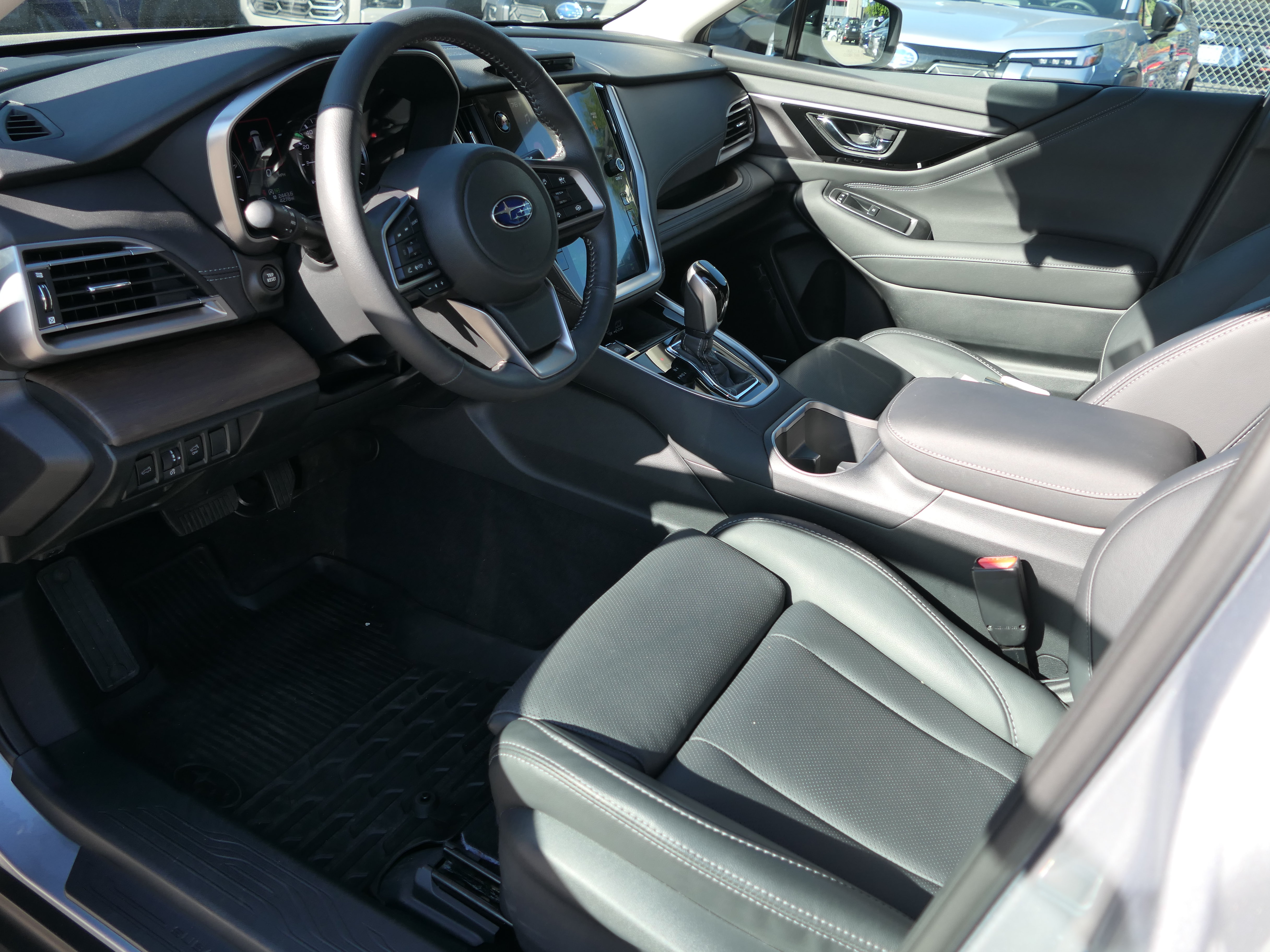 Used 2025 Subaru Outback Limited w/ Tech Package 2 AWD/4WD image 11