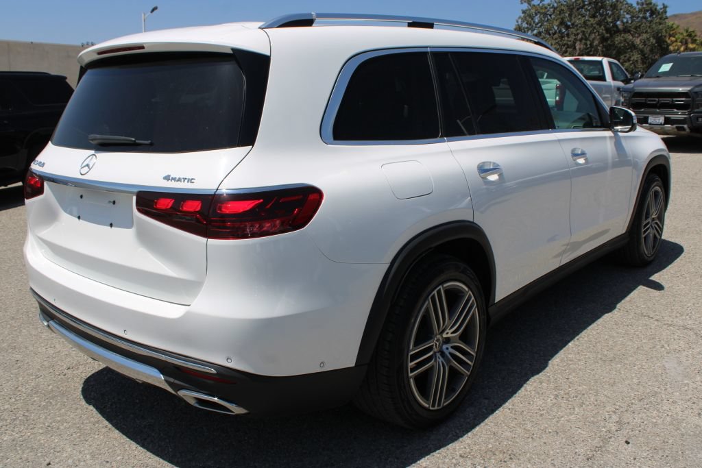 Used 2024 Mercedes-Benz GLS 450 4MATIC image 4