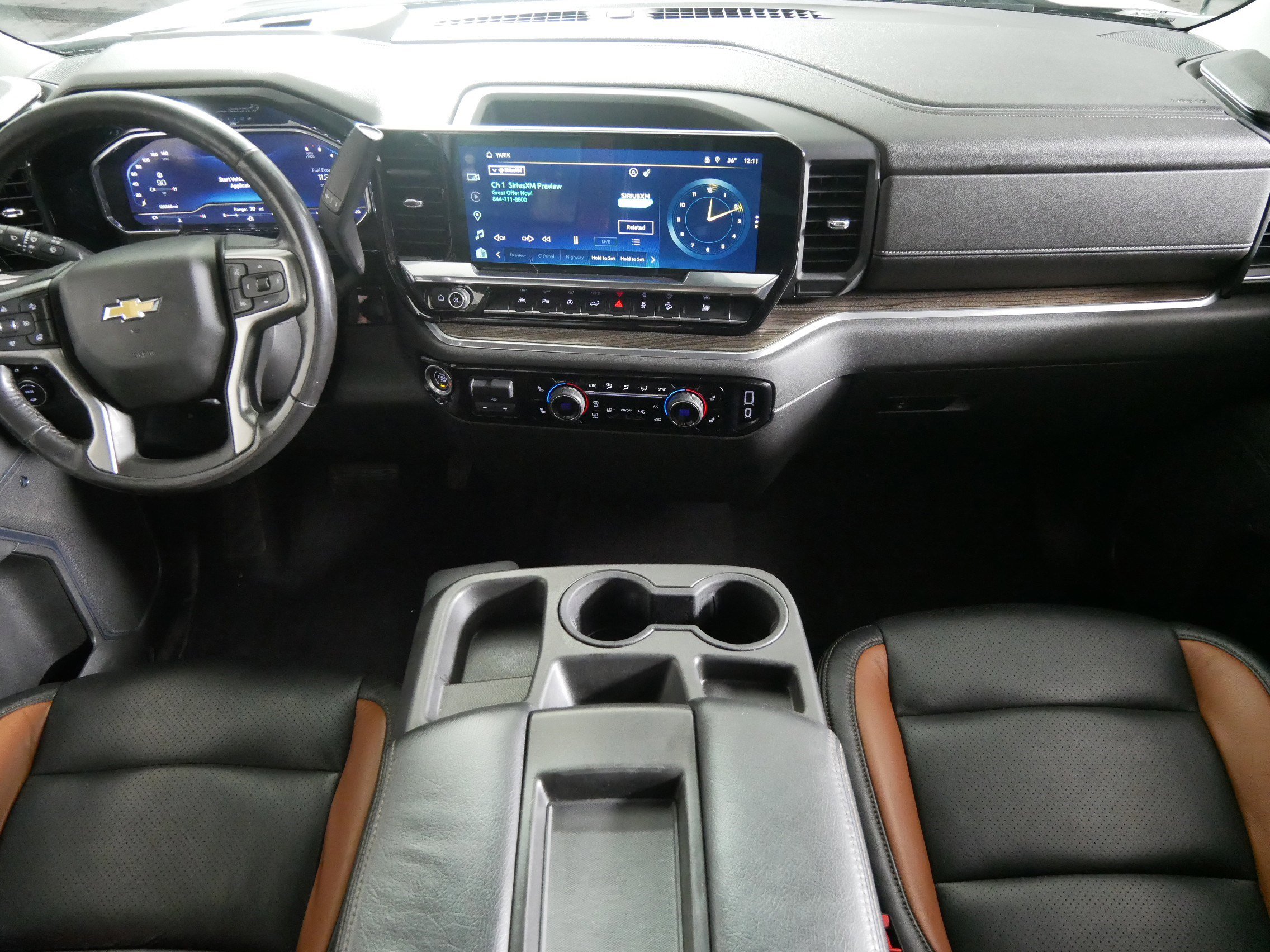 Used 2022 Chevrolet Silverado 1500 LT w/ Z71 Off-Road Package image 10