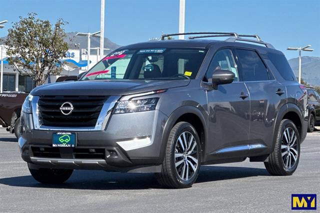 Used 2023 Nissan Pathfinder Platinum image 8