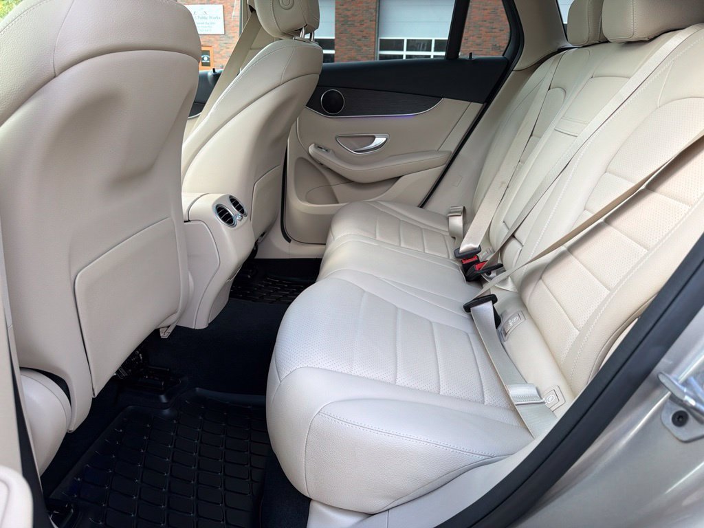 Used 2022 Mercedes-Benz GLC 300 4MATIC w/ Multimedia Package Lite image 30