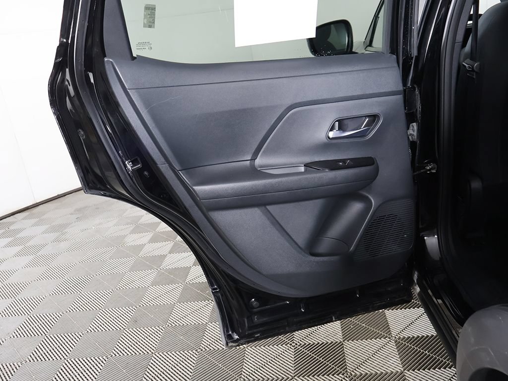 Used 2025 Nissan Kicks SV AWD/4WD image 23