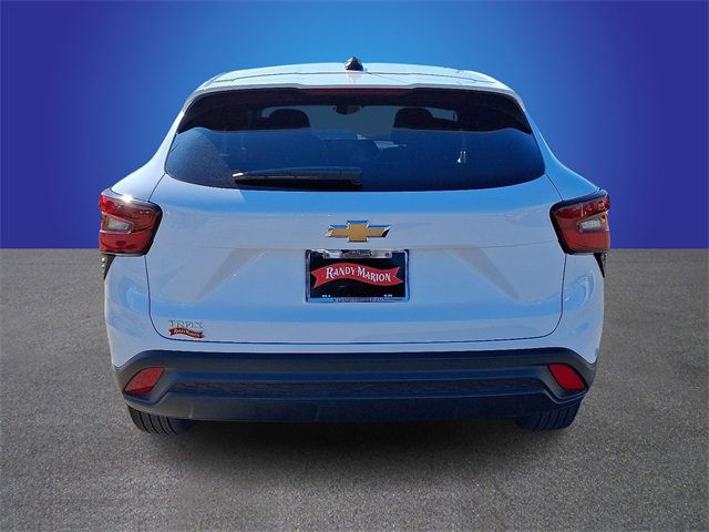 Used 2025 Chevrolet Trax LS w/ LS Convenience Package image 6