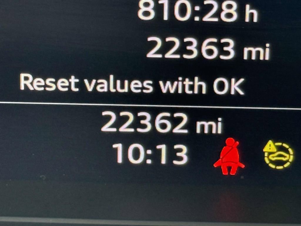 Used 2024 Audi Q4 e-tron Prestige image 30