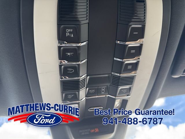 Used 2018 Porsche Macan AWD/4WD image 22