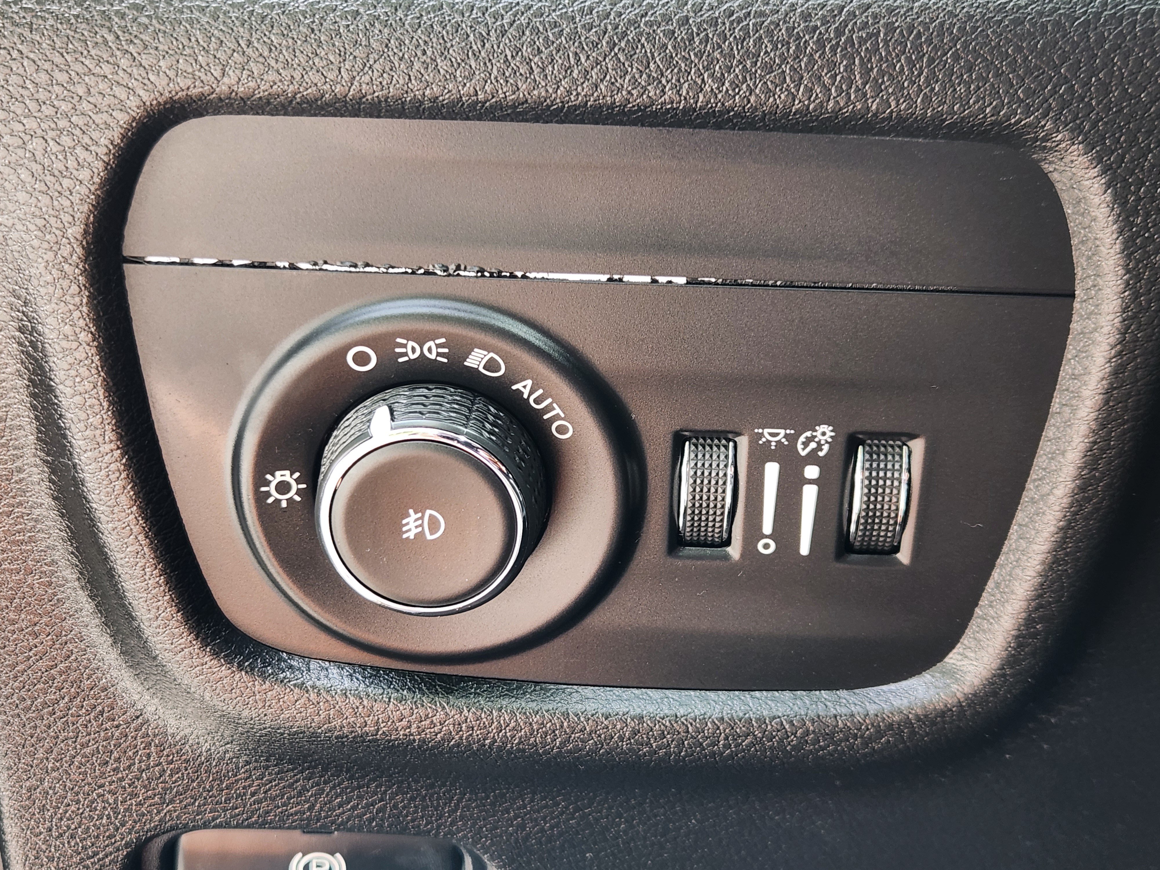 Used 2022 Jeep Grand Cherokee L Limited AWD/4WD image 27