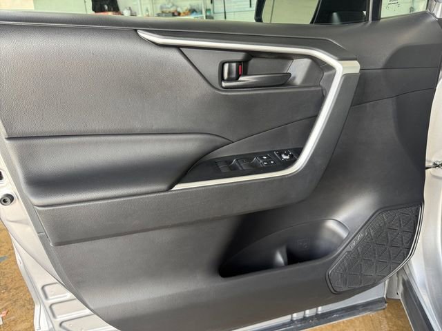 Used 2023 Toyota RAV4 LE FWD image 4