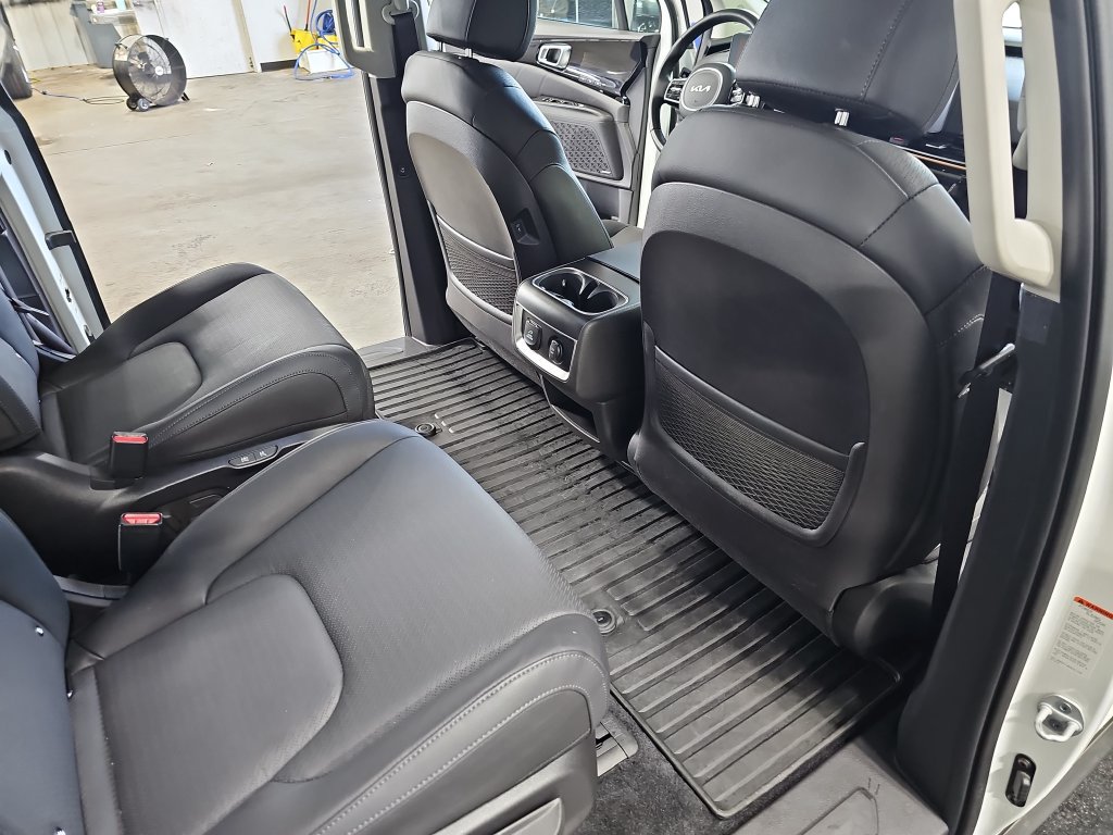 Used 2026 Kia Carnival SX Prestige FWD image 11