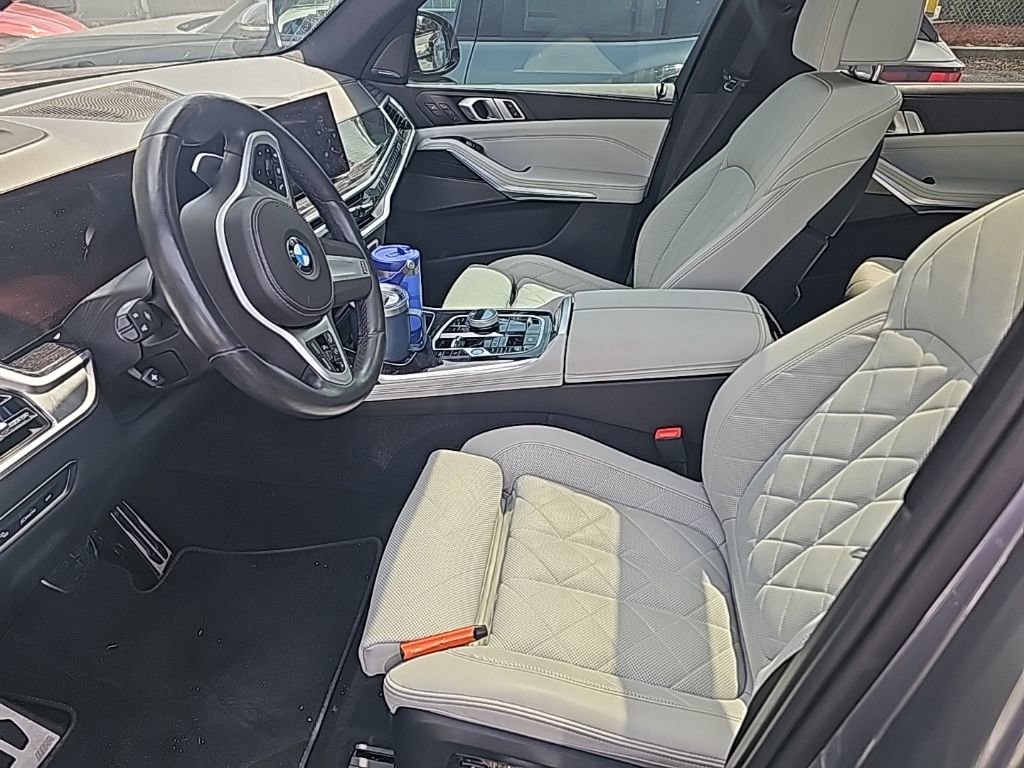 Used 2024 BMW X7 xDrive40i w/ Executive Package image 13