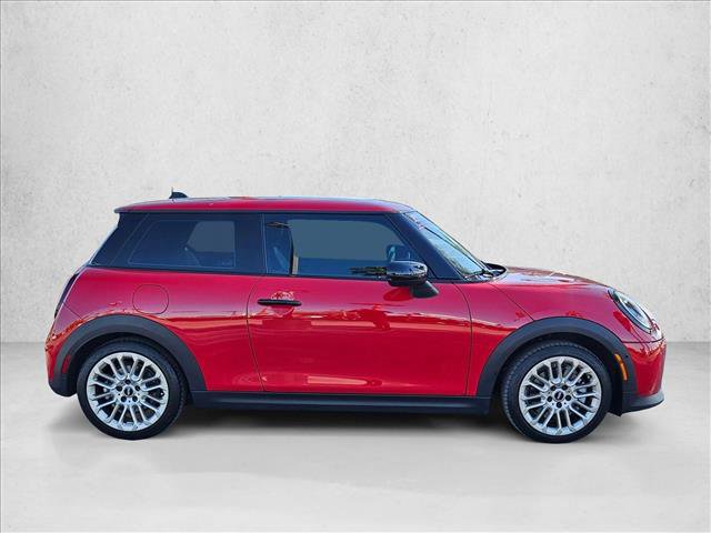 Used 2025 MINI Cooper 2-Door Hardtop image 4