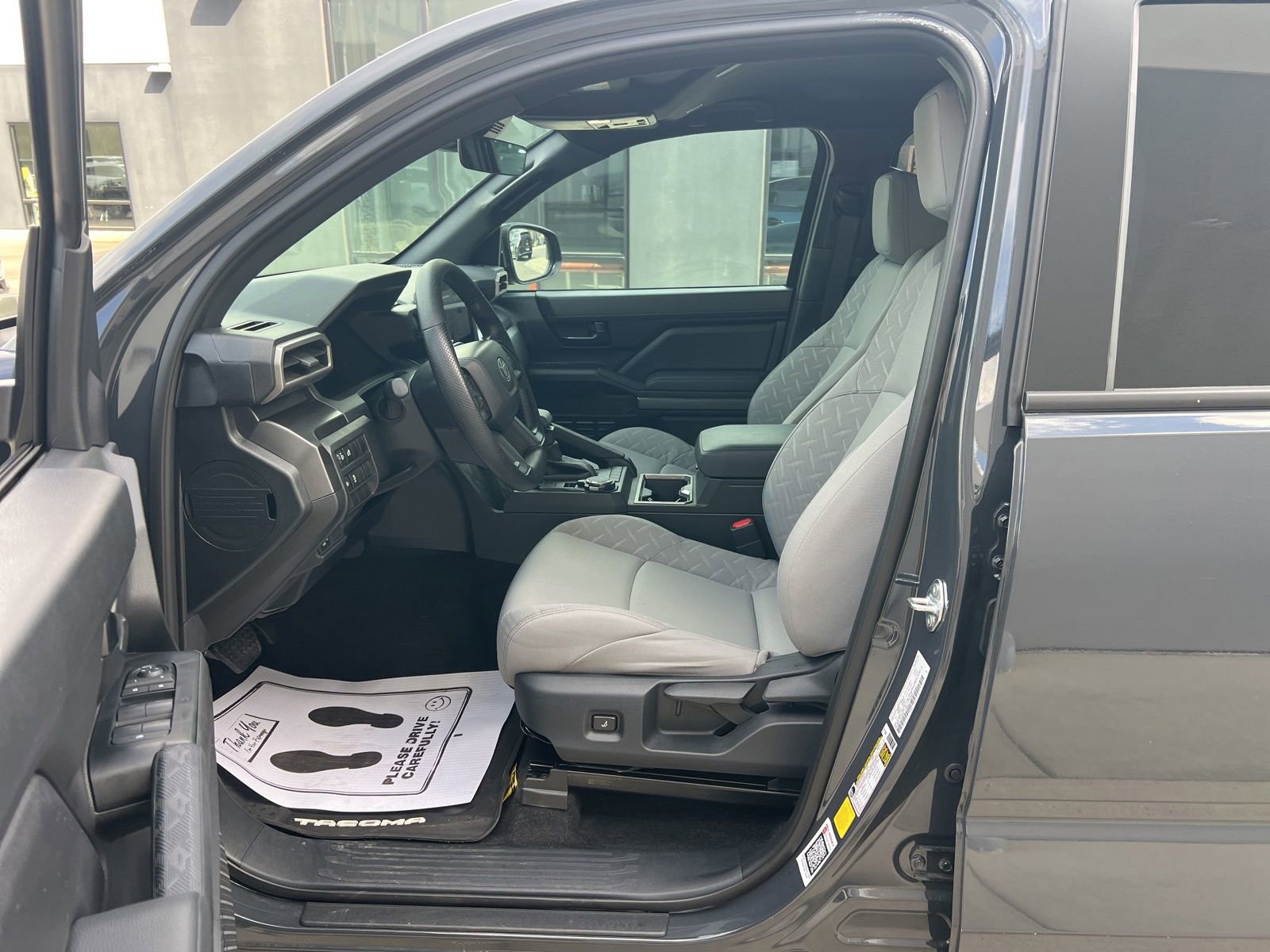 Used 2025 Toyota Tacoma SR5 image 27