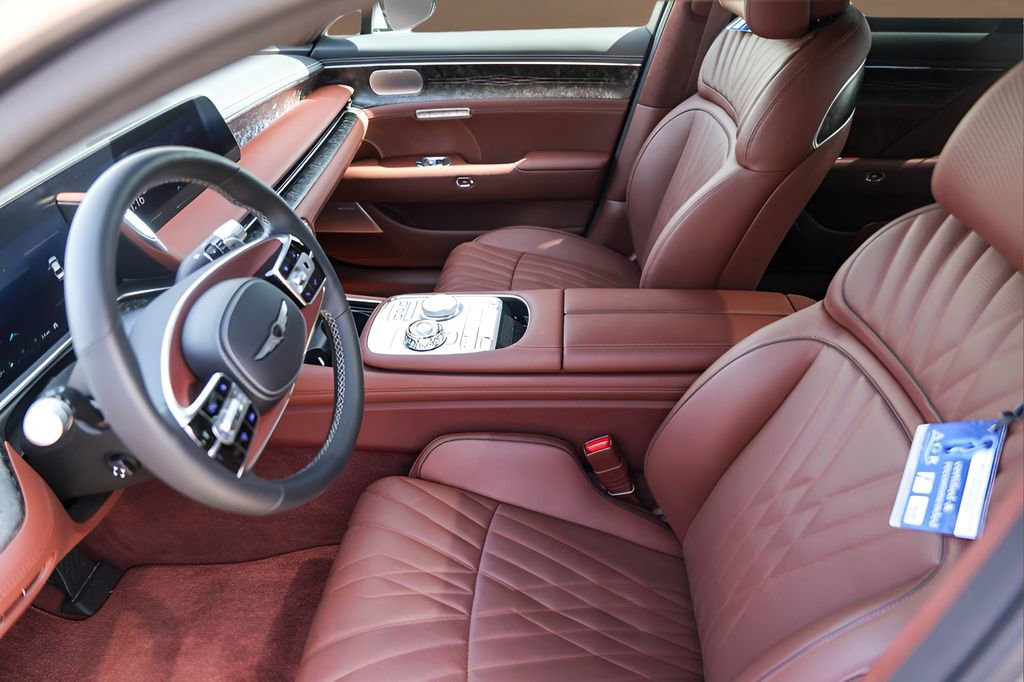 Used 2025 Genesis G90 3.5T AWD/4WD image 9