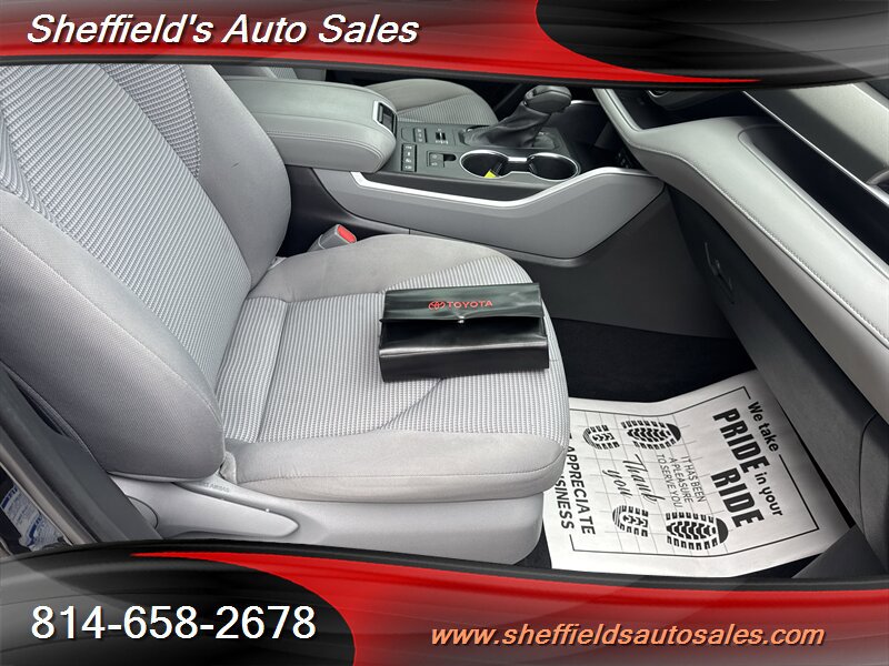 Used 2020 Toyota Highlander L AWD/4WD image 41