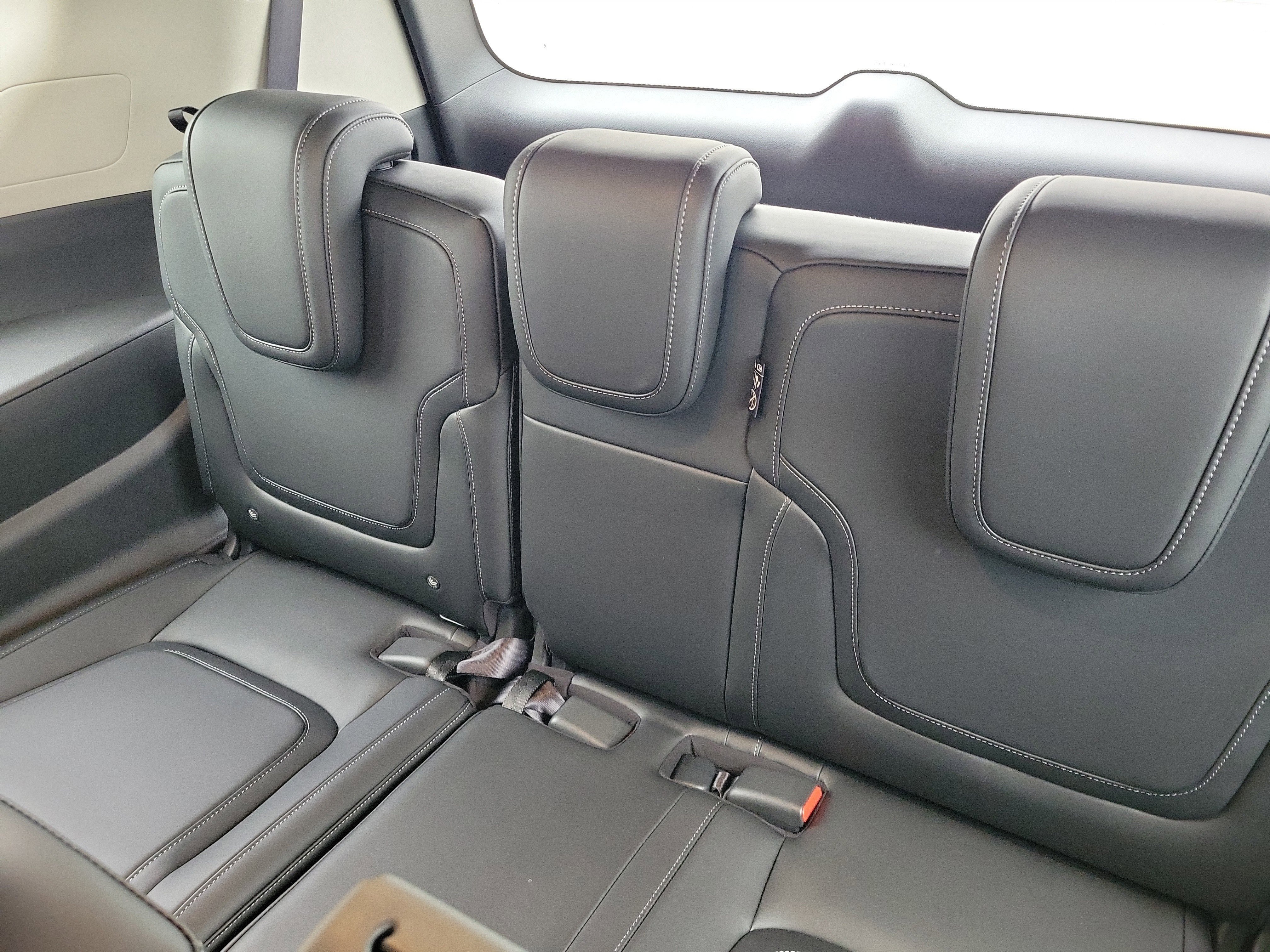 New 2026 Nissan Armada SV image 12