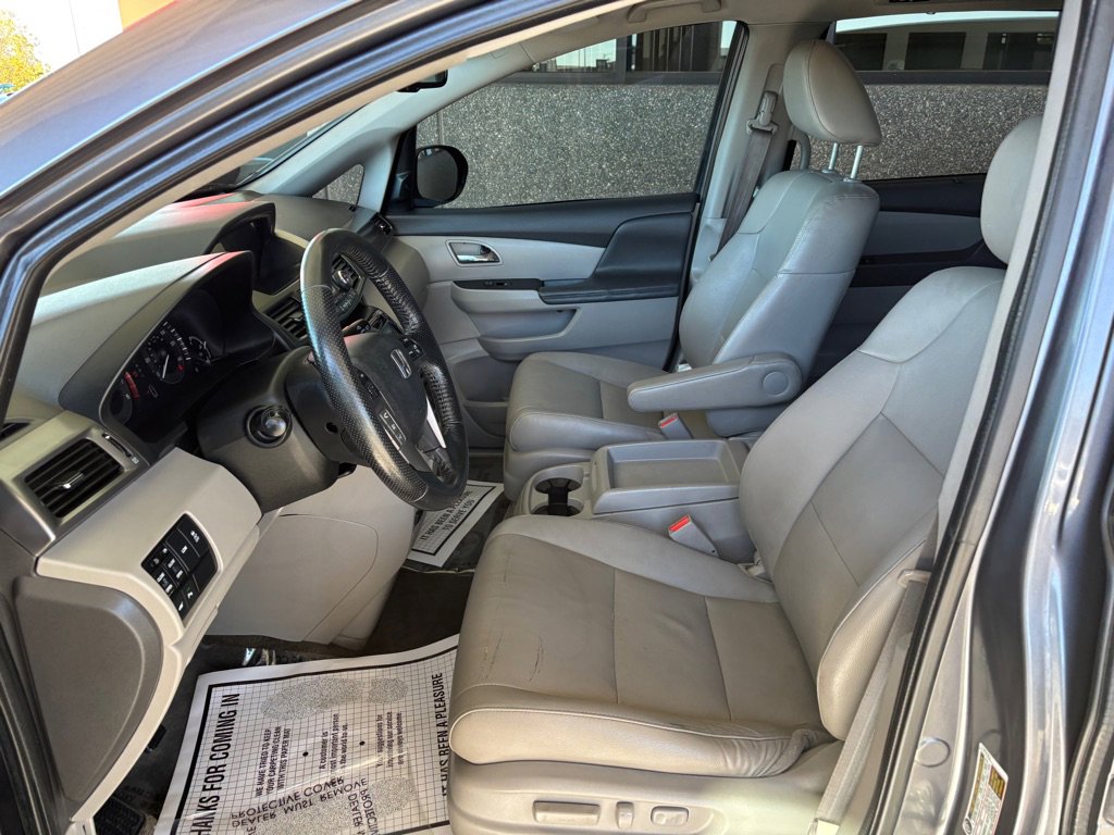 Used 2014 Honda Odyssey Touring Elite image 5