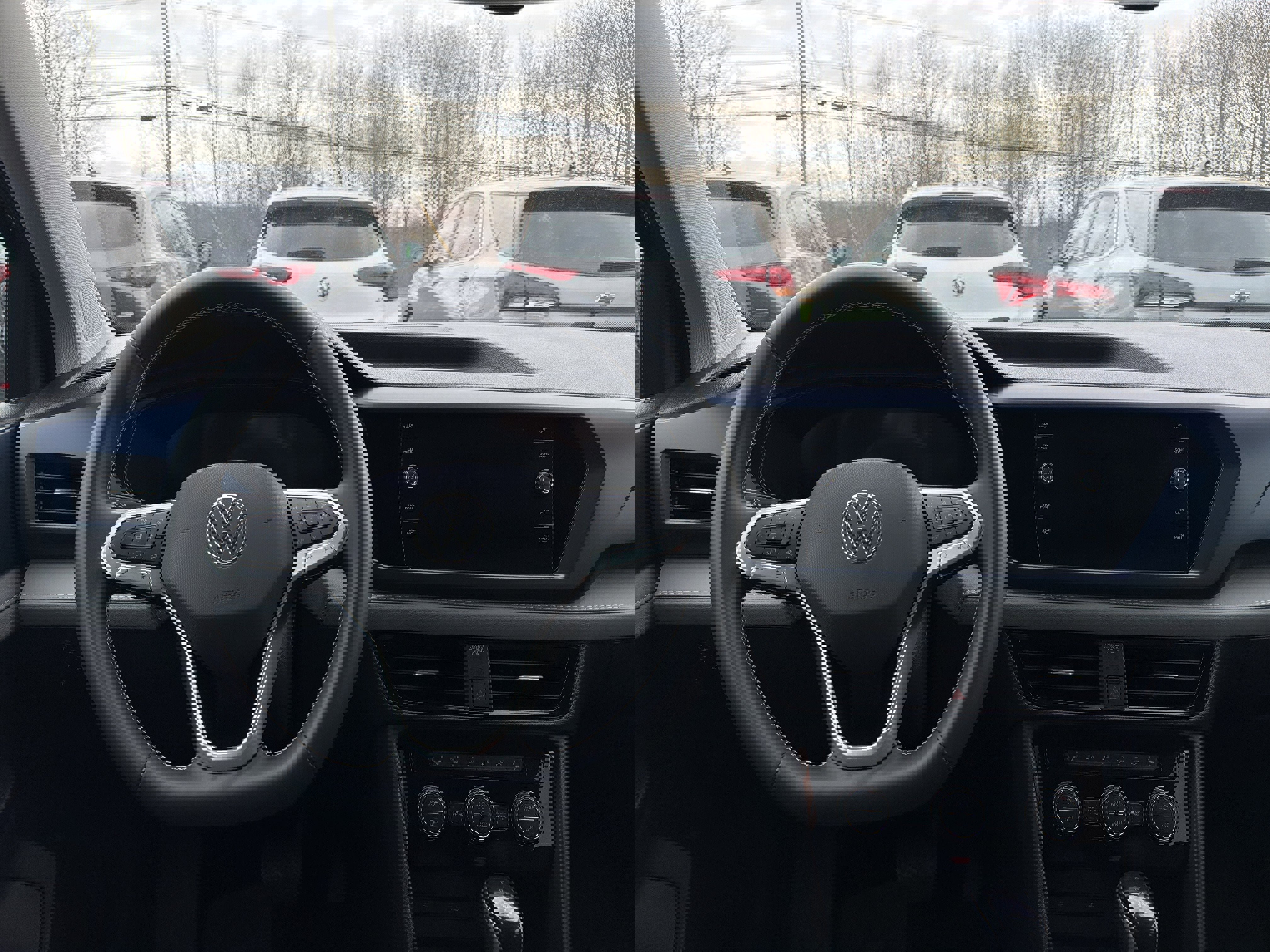 Used 2024 Volkswagen Taos SE AWD/4WD image 13