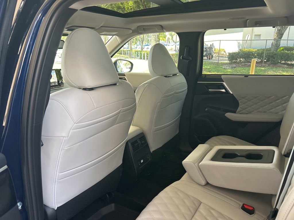 New 2025 Mitsubishi Outlander SEL image 39