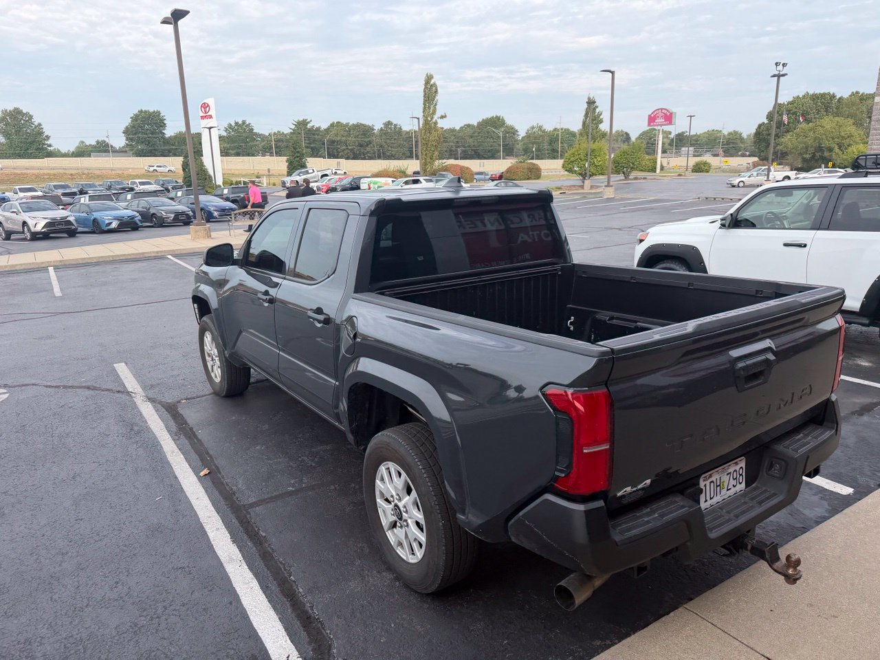 Used 2024 Toyota Tacoma SR AWD/4WD image 9