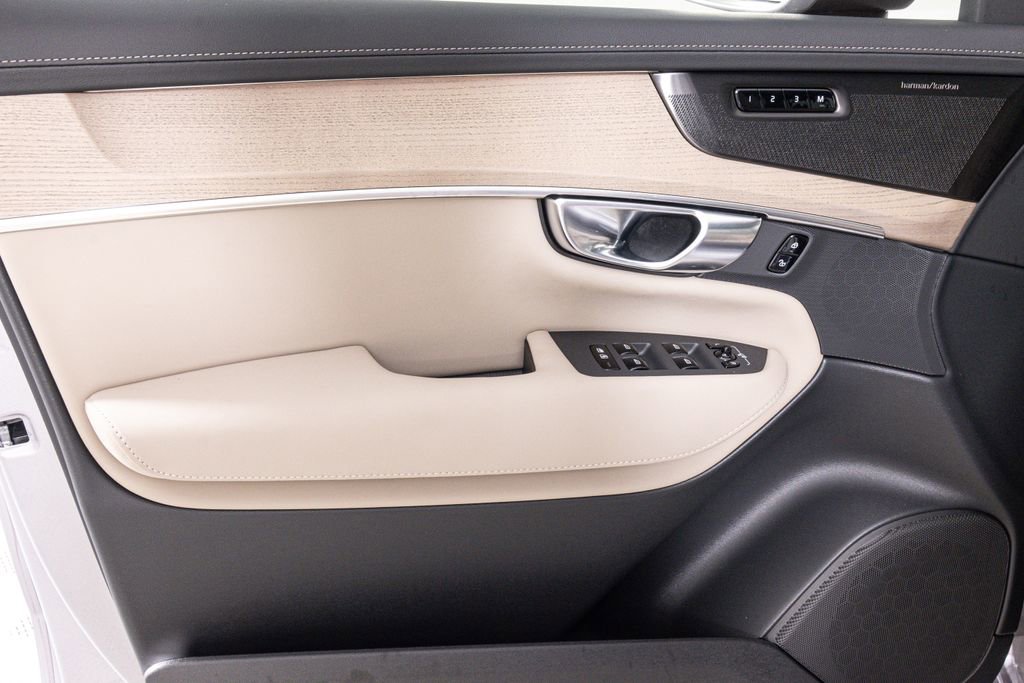 Certified 2026 Volvo XC90 B6 Plus w/ Protection Package Premier image 25