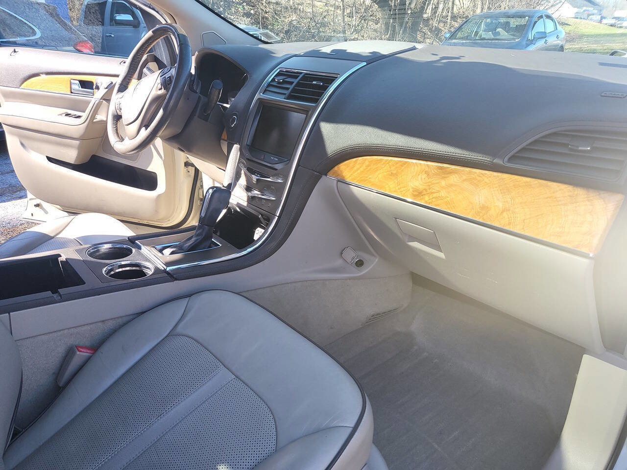 Used 2015 Lincoln MKX AWD w/ Equipment Group 102A image 12