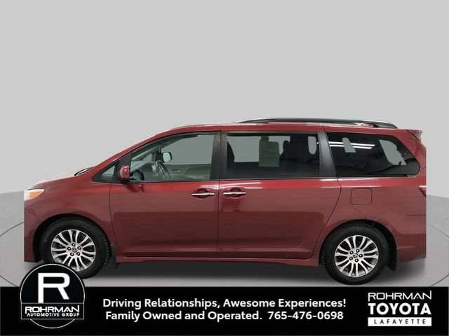 Used 2019 Toyota Sienna XLE FWD image 3